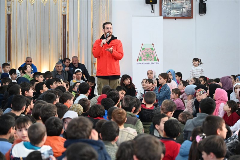 Sertaç Abi, Isparta’da Çocuklarla ‘Dijital Kardeşlik’ Etkinliğinde Buluştu y1