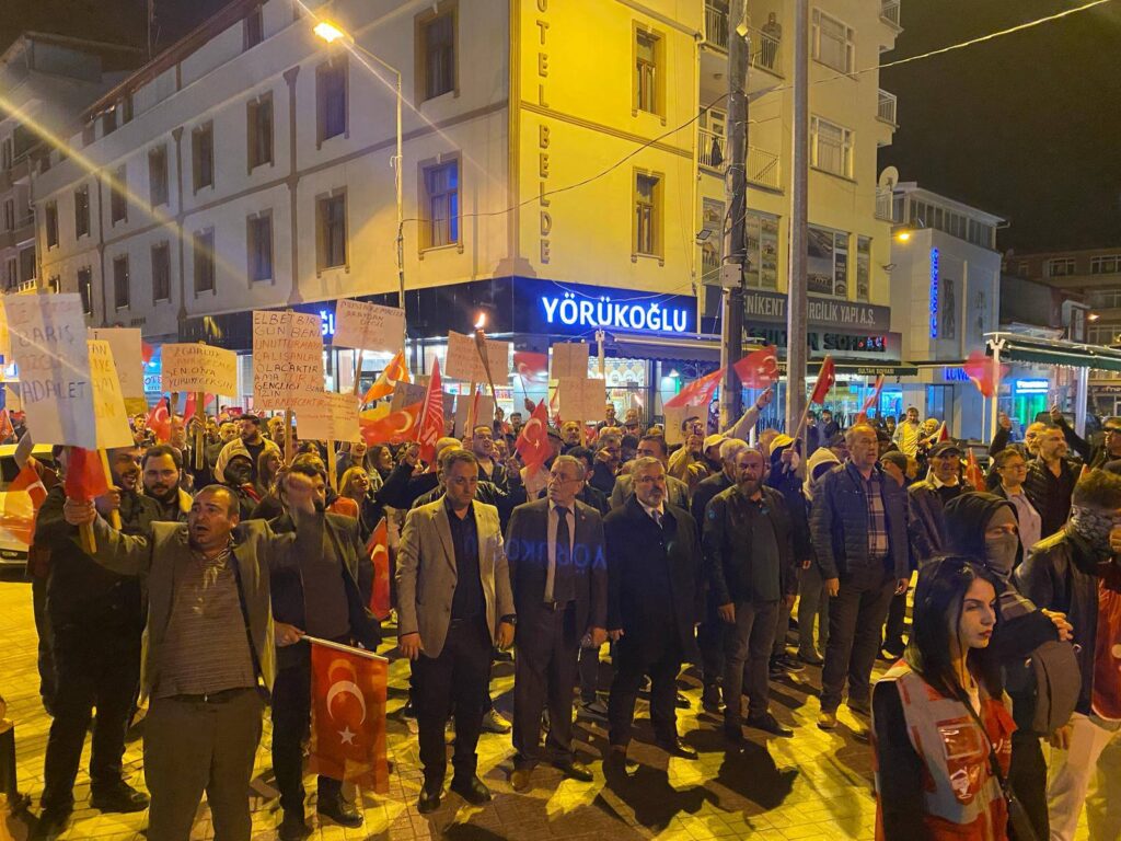 Yalvaç, Ekrem İmamoğlu’na Destek İçin Yürüdü! y4 1