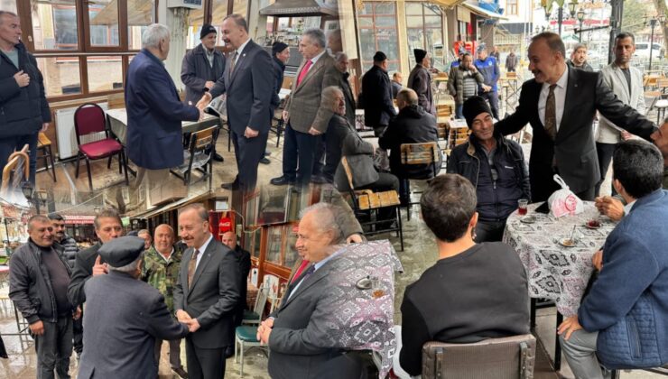 Isparta Valisi Abdullah ERİN Halkla İç İçe Olmaya Devam Ediyor. Erin, Yalvaç İlçesinde Vatandaşlarla Bir Araya Geldi