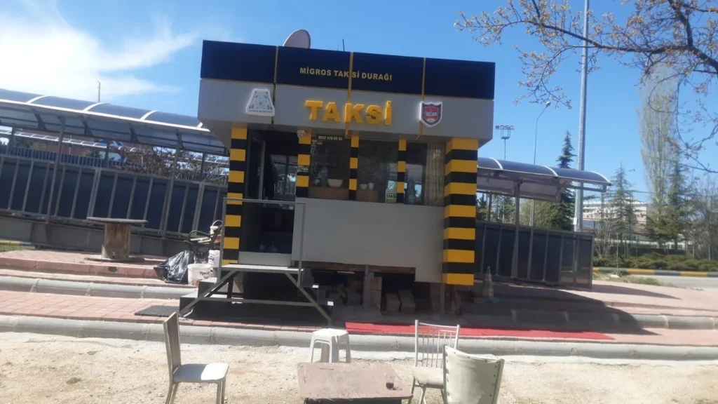 Migros Taksi Durağı Çevresindeki Düzenleme Sorunu Hızla Çözüme Kavuştu Migros Taksi