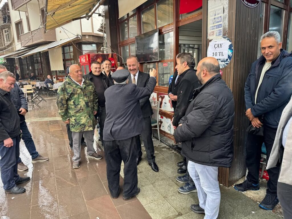 Isparta Valisi Abdullah ERİN Halkla İç İçe Olmaya Devam Ediyor. Erin, Yalvaç İlçesinde Vatandaşlarla Bir Araya Geldi SaveClip.App 490061698 18468676900070620 1599074727563973293 n