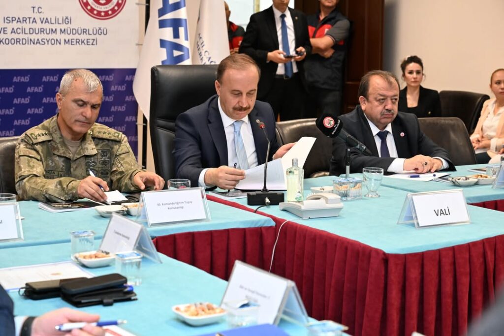 Isparta'da Afet Hazırlıkları Gözden Geçirildi: Vali Erin'den Riskli Yapılar İçin Acil Eylem Çağrısı Isparta'da