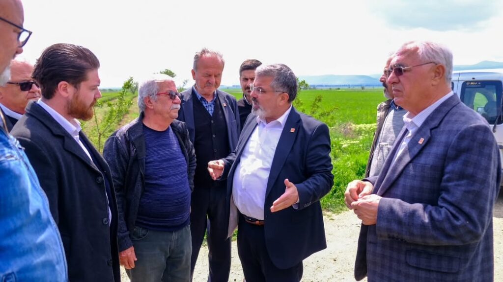 CHP Isparta İl Başkanı Hasan Karaca, Gönen'de Gül Üreticilerinin Sorunlarını Yerinde İnceledi SaveClip.App 491446014 1584030178931863 136161394513860688 n