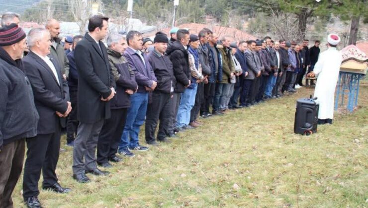 Şehit Komiser Mustafa Yıldırım’ın Annesi Hayriye Altuntaş Son Yolculuğuna Uğurlandı