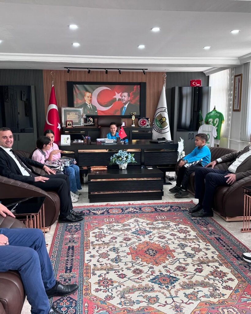 Atabey Belediyesi'nde de Başkanlık Koltuğu Geleceğin Teminatı Olan Çocuklara Devredildi a2