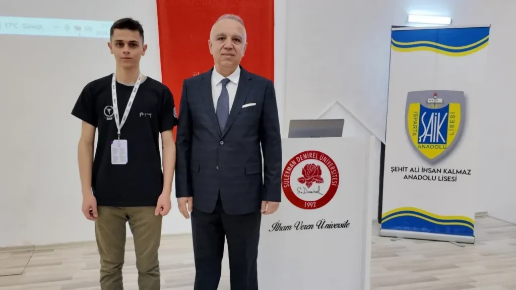SALF 2025 Isparta'da Gençlerin Sesi Oldu: Yunus Karabulut Deneyimlerini Paylaştı i3