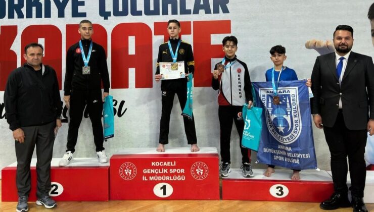 TED Isparta Koleji Ortaokulu Öğrencileri Türkiye Karate Şampiyonası’nda Türkiye Üçüncüsü Oldu!