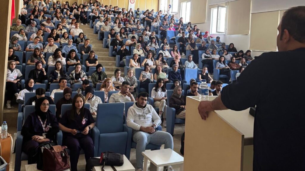 SDÜ’de “Pediatride Multidisipliner Yaklaşımlar” Etkinliği Gerçekleştirildi p2