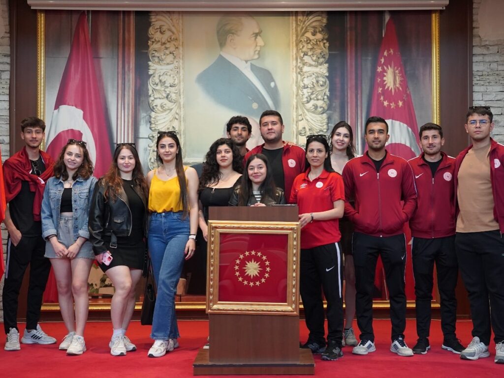 YURTLİG Voleybol Akdeniz Şampiyonası Heyecanı Isparta'yı Sardı! v3