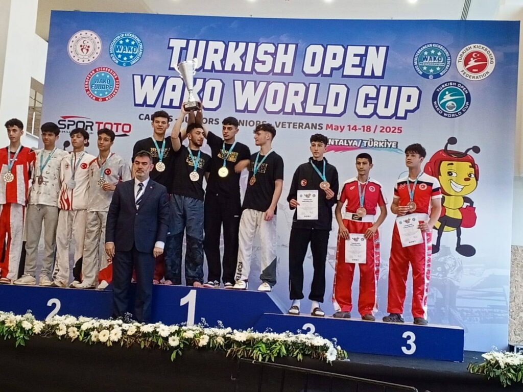 Şarkikaraağaçlı Sporcu Uluslararası Arenada Zirveye Çıktı Ispartalı İlyas İpek Göğsümüzü Kabarttı Şarkikaraağaç