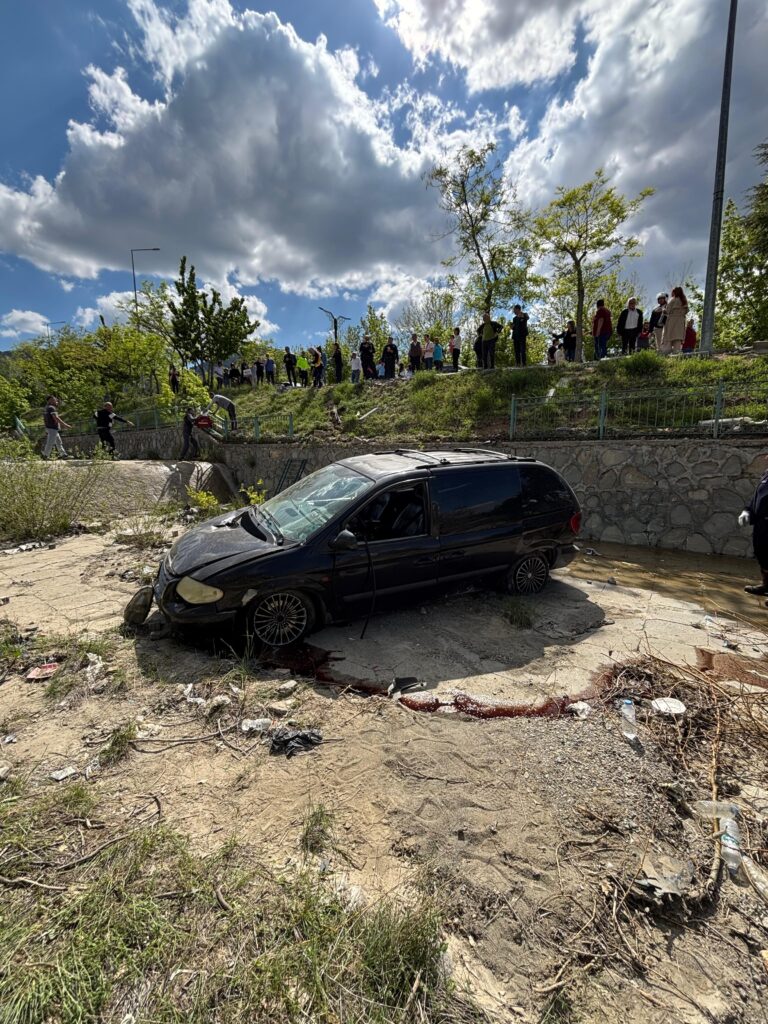 Isparta’da Korkutan Kaza! Kontrolden Çıkan Araç Kanala Uçtu 5bbc5e1e 9686 4be4 a538 61fa6682c09f