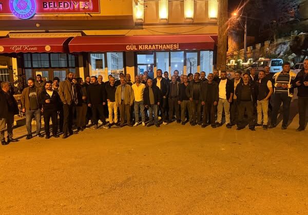 Isparta Gül Üreticileri Taban Fiyata İsyan Etti: Toplu Pazarlama Kararı Aldılar