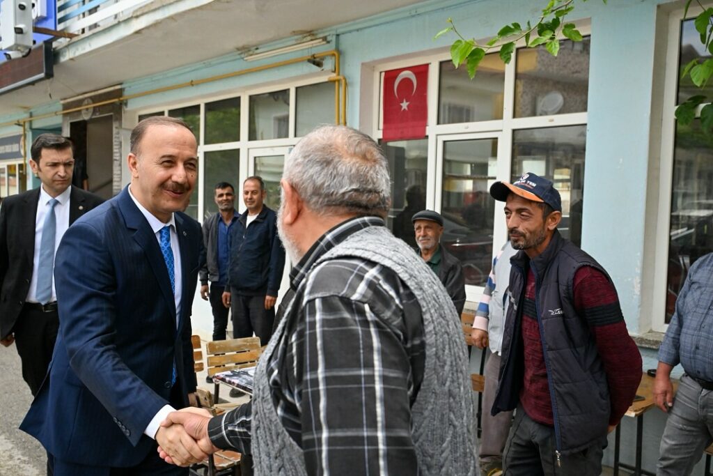 Isparta Ardıçlı Köyü’nde Gül Sezonu Açıldı: Coşkulu Başlangıç SaveClip.App 501385202 18477500656070620 7726407234461415880 n