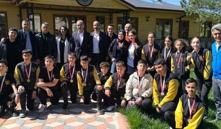 Atabey Belediye Başkanı Serdar Pehlivan’dan Sporcu Öğrencilere Tam Destek