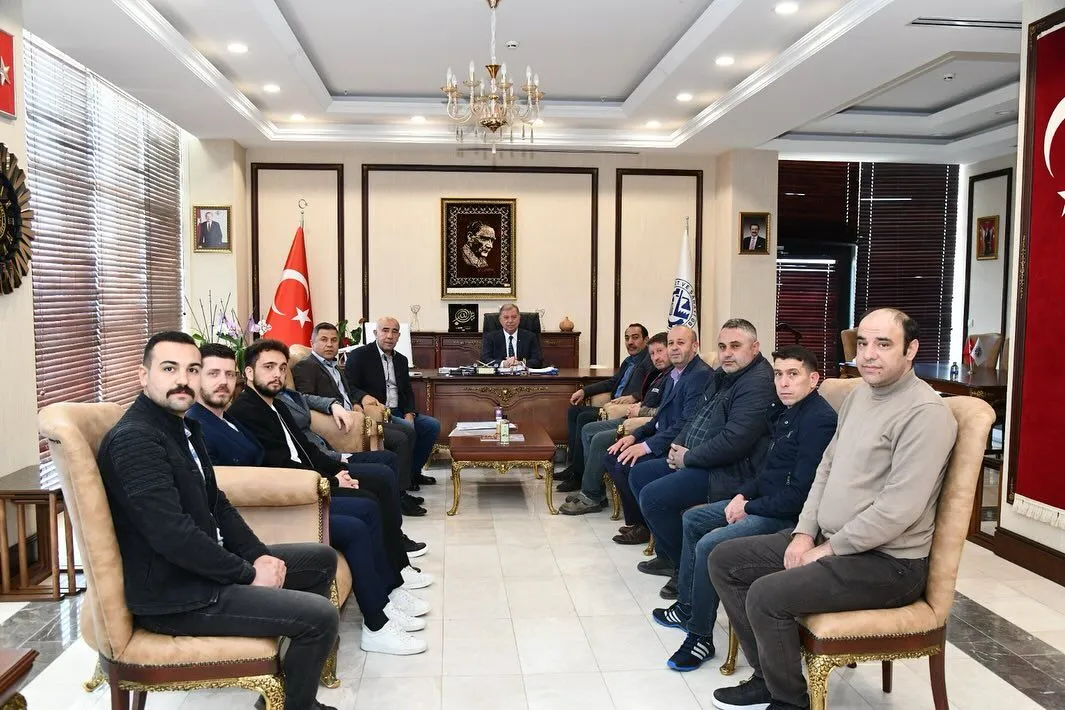 Dünya Şampiyonu Fatmagül Çevik’ten Gençlik ve Spor İl Müdürü’ne Ziyaret c1 1