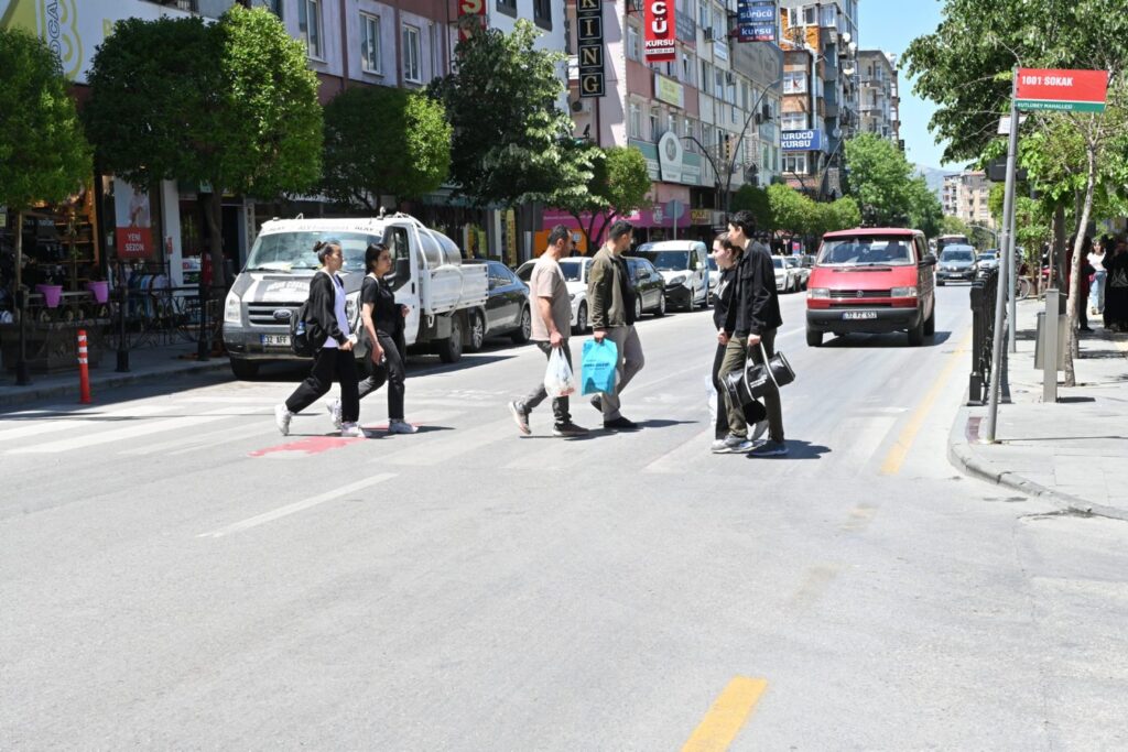 Mimar Sinan Caddesi’nde Yaya Geçitlerine Sinyalizasyon Geliyor c2 2