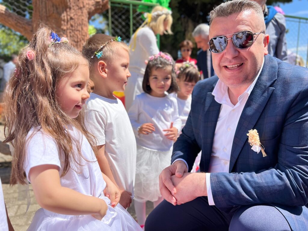 Eğirdir'de Hıdırellez Coşkusu: Miniklerden Renkli Gösteriler e1 1