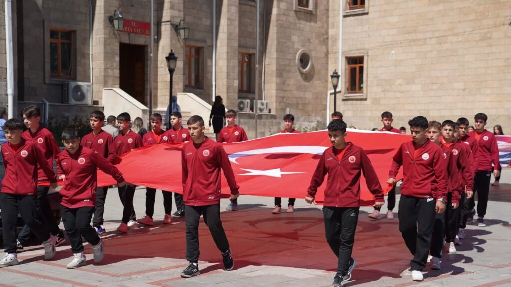 Geleceğin Teminatı Isparta Gençliği, Haftaya Coşkuyla Merhaba Dedi g10
