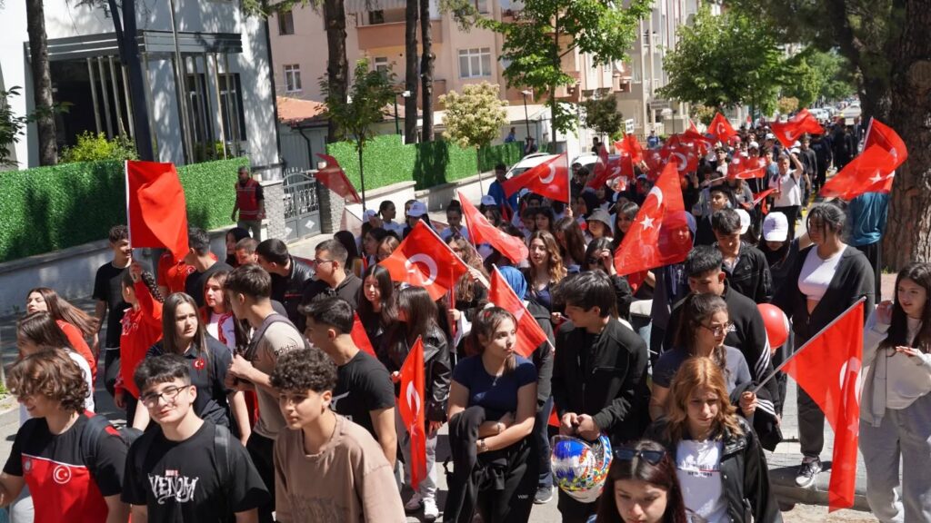 Geleceğin Teminatı Isparta Gençliği, Haftaya Coşkuyla Merhaba Dedi g8