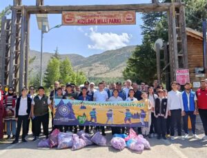 Şarkikaraağaç’ta Doğa İçin Birlik Olundu: Kızıldağ Milli Parkı’nda Atıklar Toplandı