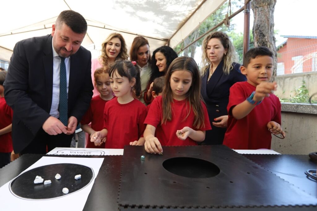 Mehmet Köse İlkokulu’nda Eğitime Katkı: Çocuk Kütüphanesi Açıldı k2 8