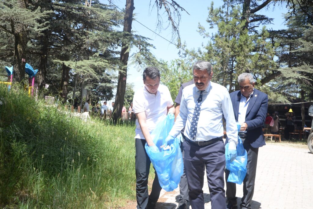 Şarkikaraağaç’ta Doğa İçin Birlik Olundu: Kızıldağ Milli Parkı’nda Atıklar Toplandı k3 7