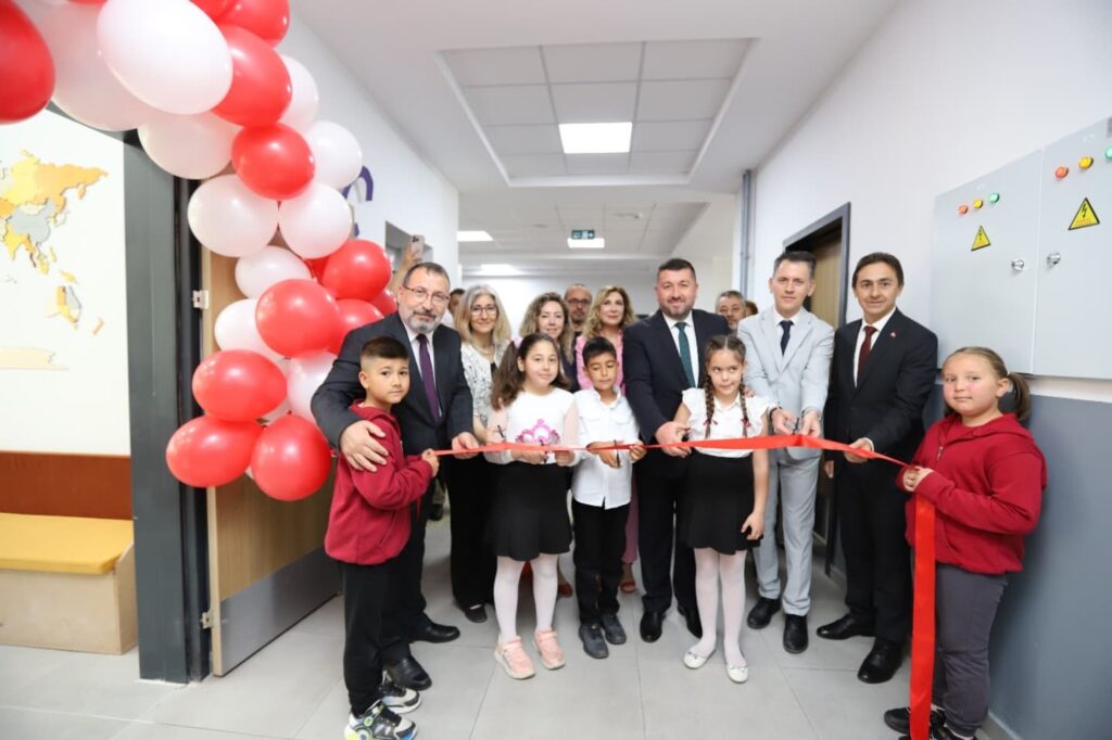 Mehmet Köse İlkokulu’nda Eğitime Katkı: Çocuk Kütüphanesi Açıldı k3 8