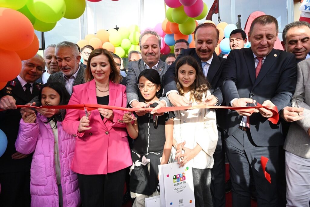 Isparta’nın Yeni Okul Öncesi Eğitim Merkezi Büyük İlgi Gördü k4 3