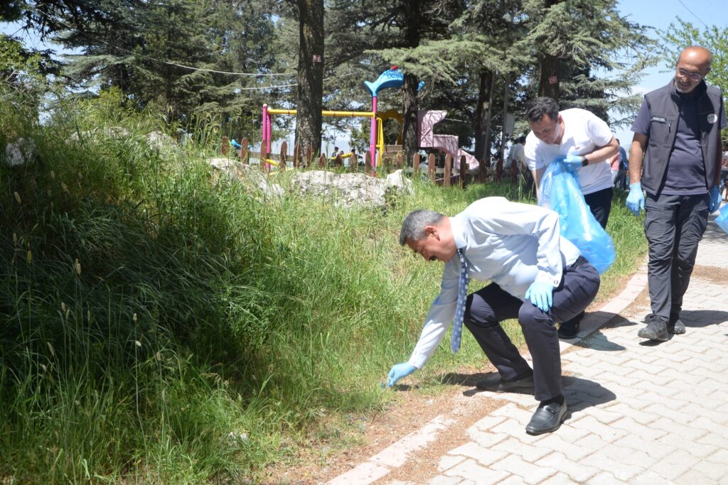 Şarkikaraağaç’ta Doğa İçin Birlik Olundu: Kızıldağ Milli Parkı’nda Atıklar Toplandı k5 5