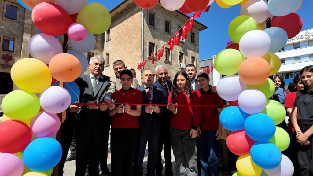 Isparta’da Meslek Liseleri Şenliğinde Yetenekler Sergilendi m6 1