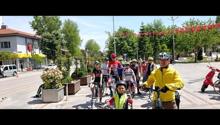 Isparta’da Bisiklet Severler 19 Mayıs İçin Pedal Çevirdi p1 2