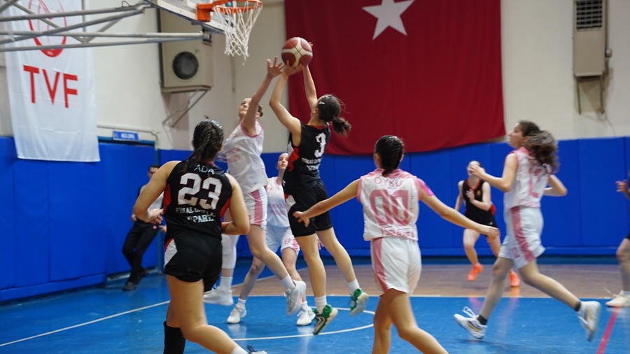 19 Mayıs Gençlik Kupası Basketbol Müsabakaları Sona Erdi! Şampiyonlar Belli Oldu p4 1