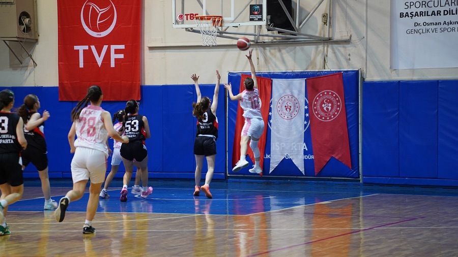 19 Mayıs Gençlik Kupası Basketbol Müsabakaları Sona Erdi! Şampiyonlar Belli Oldu p6