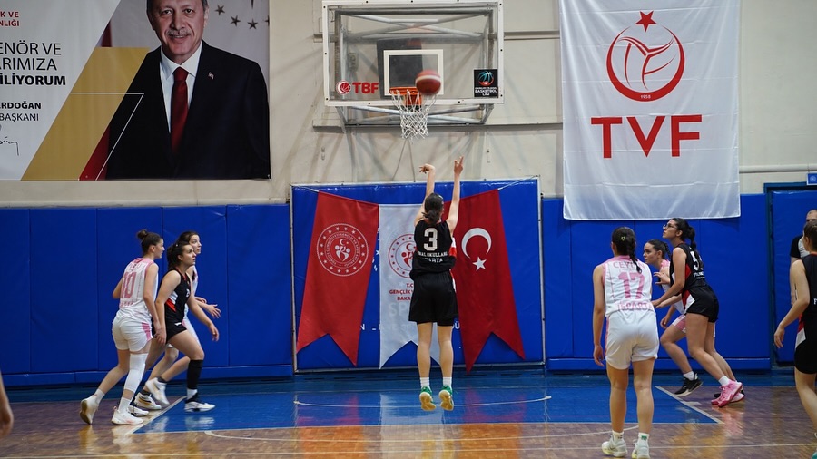 19 Mayıs Gençlik Kupası Basketbol Müsabakaları Sona Erdi! Şampiyonlar Belli Oldu p7