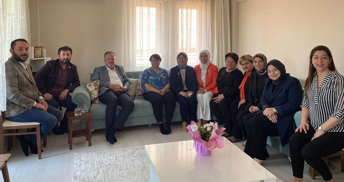 Recep Özel’den Vefa Ziyareti: AK Parti’nin Değerli İsimlerine Teşekkür