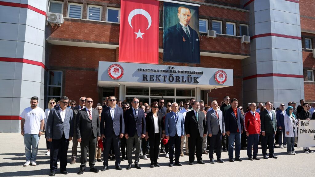 SDÜ'de Bahar ve Bilim Rüzgarı Başladı: Festivaller Coşkulu Açılışla Start Aldı s11