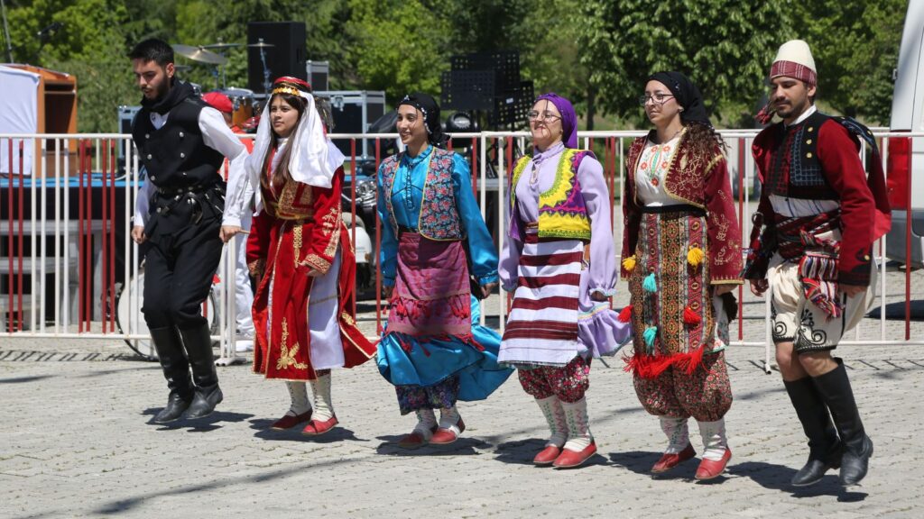 SDÜ'de Bahar ve Bilim Rüzgarı Başladı: Festivaller Coşkulu Açılışla Start Aldı s2 11