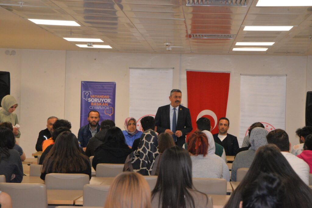 Başkan Ali Göçer, Gençlerle “Sorular ve Cevaplar” Etkinliğinde Buluştu s3 1