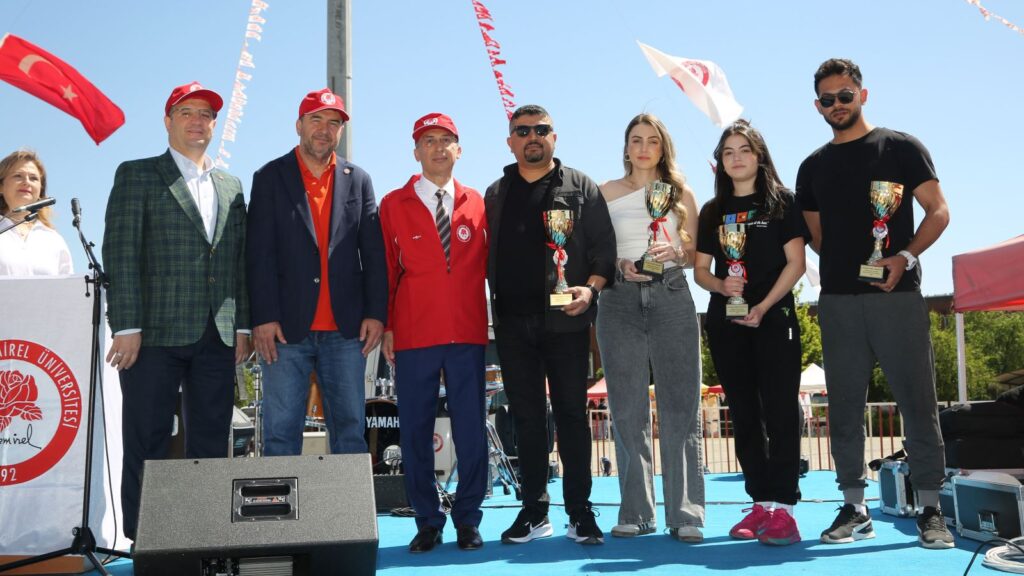 SDÜ'de Bahar ve Bilim Rüzgarı Başladı: Festivaller Coşkulu Açılışla Start Aldı s5 6