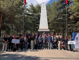 Keçiborlu MYO, Şehit Havacılar İçin Dualarla Anma Etkinliği Düzenledi