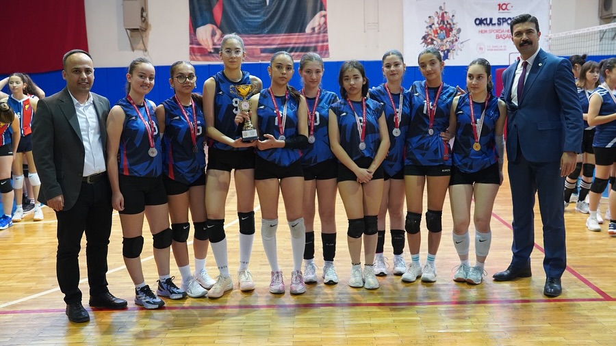 Genç Kızlar B Voleybol İl Birinciliği Müsabakaları Tamamlandı: Şampiyon Özel Final Okulları! v4 1