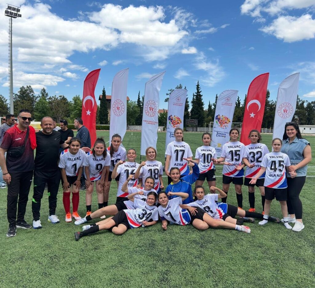 Yalvaç Kız Takımı Akdeniz Bölge Şampiyonu Oldu Türkiye Finalleri’ne Yükseldi! y1 4