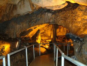 Isparta’nın Doğal Güzelliği Zindan Mağarası Yeniden Ziyaretçilere Açıldı