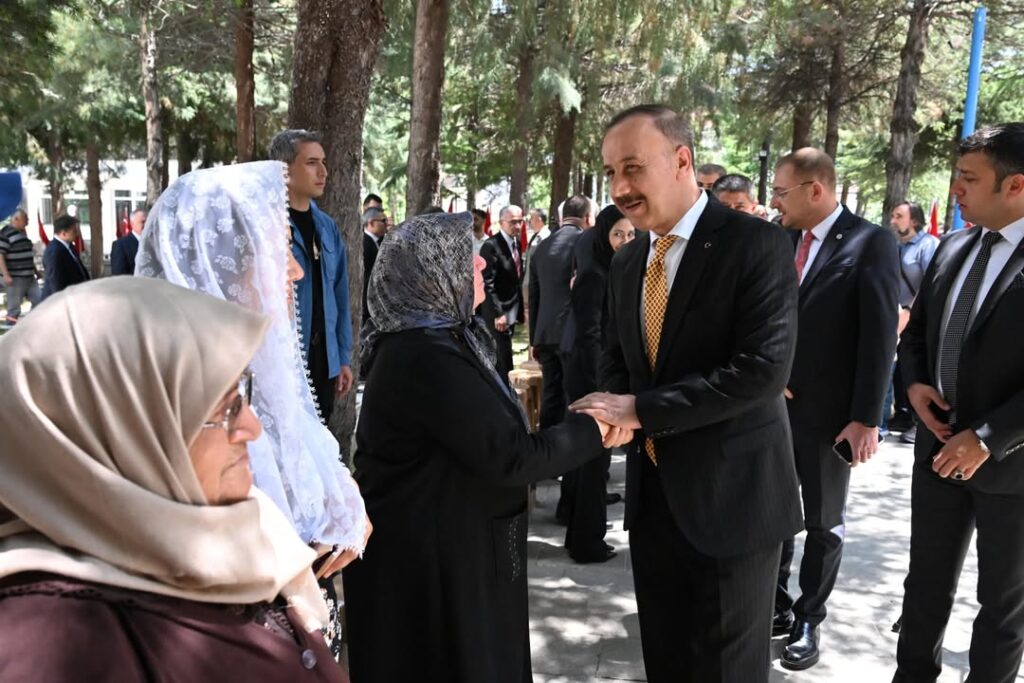 Kurban Bayramı Arifesinde Isparta Şehitlerini Dualarla Andı SaveClip.App 503646392 18478717606070620 1592296265133035088 n