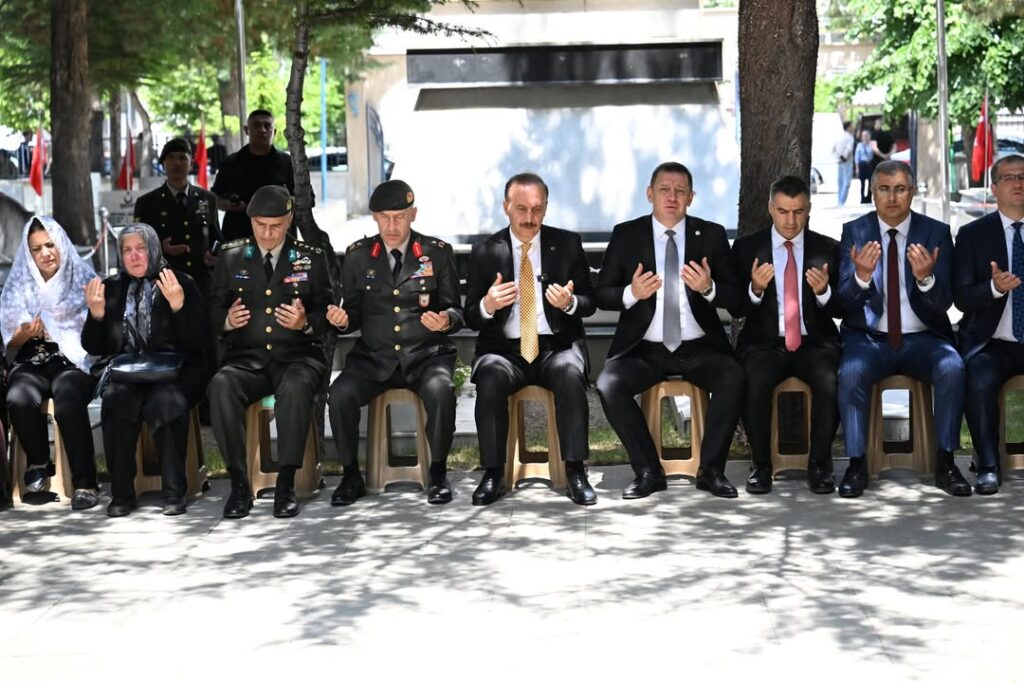 Kurban Bayramı Arifesinde Isparta Şehitlerini Dualarla Andı SaveClip.App 504098177 18478717615070620 514426732715499042 n