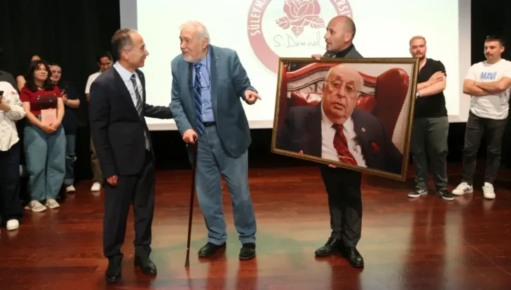 İlber Ortaylı Isparta’da: “Süleyman Demirel Türk Aklının Temsilcisiydi”