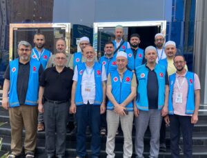 Isparta İl Müftüsü Muharrem Biçer, Hac İbadetini Yerine Getiren Ispartalı Hacılarla Mekke’de Buluştu