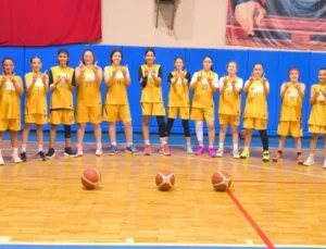 Nazmiye Demirel’in Küçük Sultanları Şampiyonluk İçin Sahaya Çıkıyor