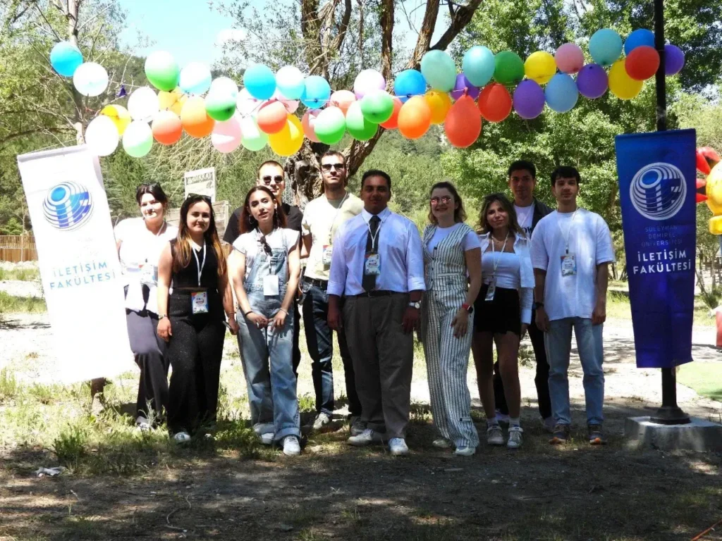 SDÜ’lü Öğrencilerden Anlamlı Proje: “Bir Gün Değil Her Gün Sevgi” sd2