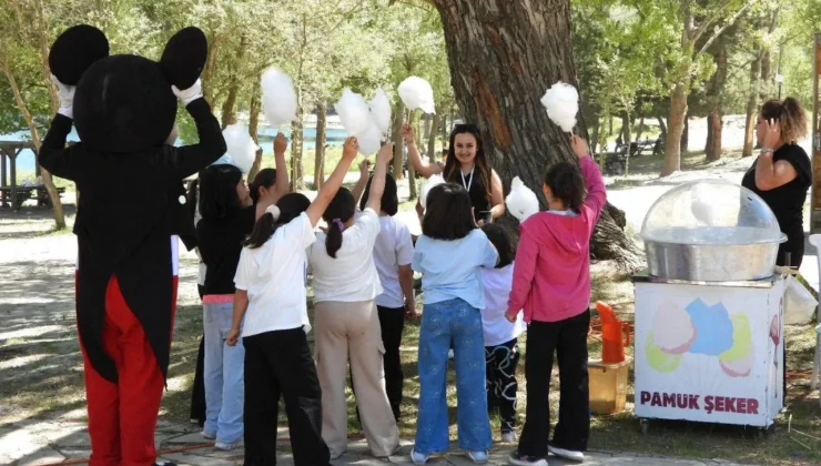 SDÜ’lü Öğrencilerden Anlamlı Proje: “Bir Gün Değil Her Gün Sevgi”